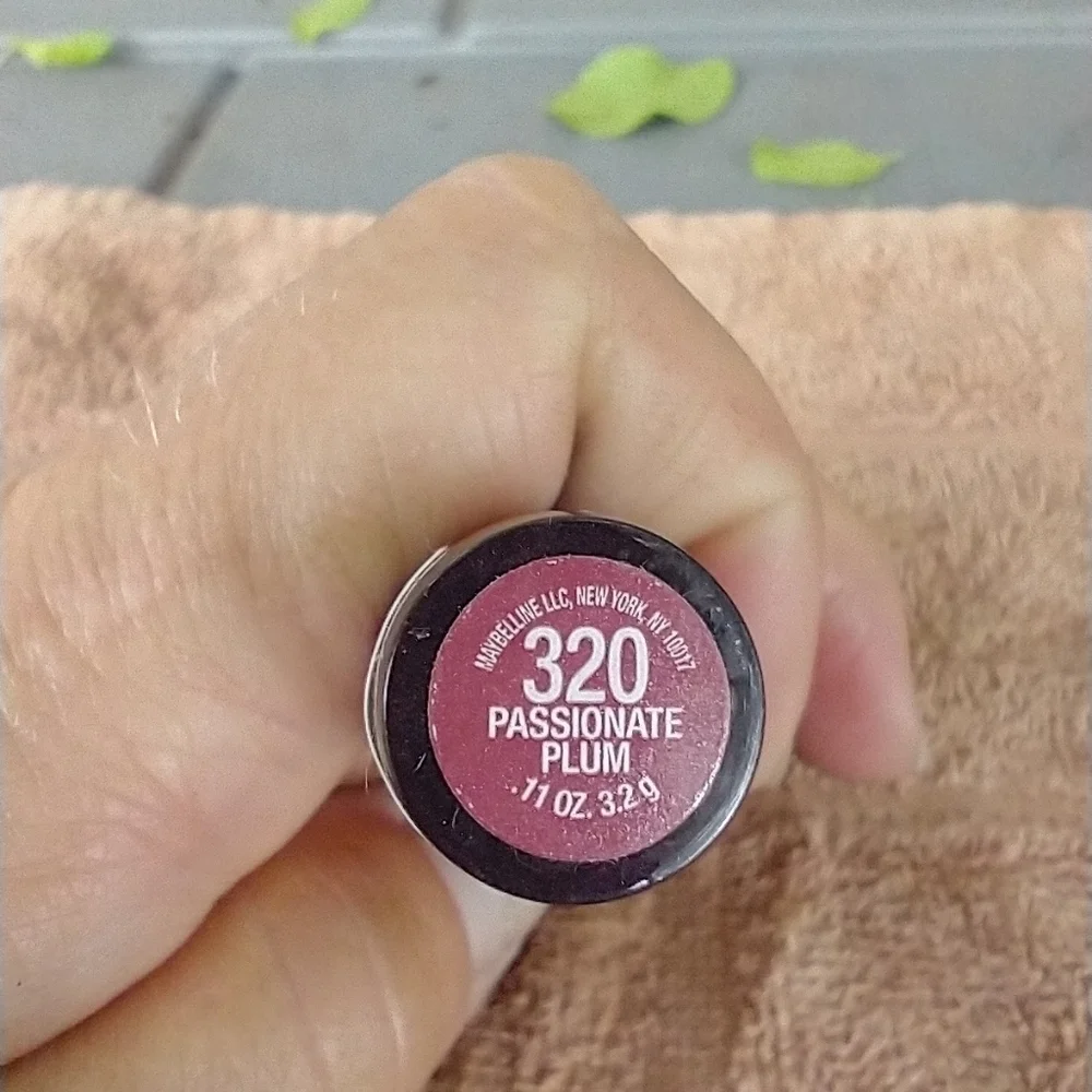 Volume xl seduction plumping lip color 320 passion